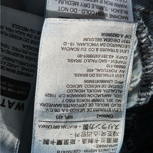 LEVI’S Ribcage Straight Jeans - Picture 9 of 9